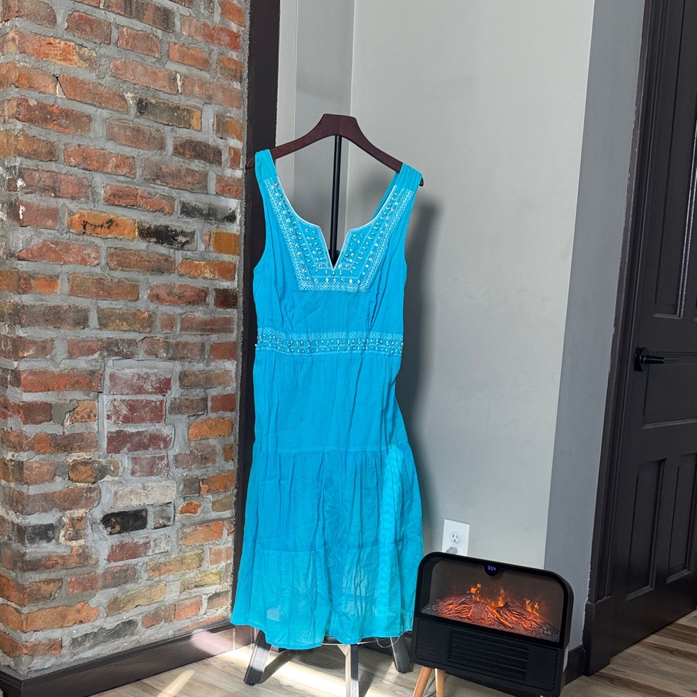 Chic Turquoise Sleeveless Midi Dress